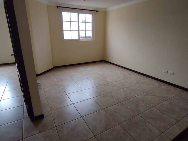 #383 - Casa para Venta en Ciudad de Guatemala - Guatemala - 2