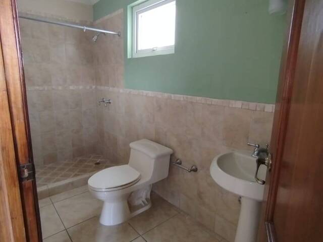 #387 - Casa para Venta en Ciudad de Guatemala - Guatemala - 2