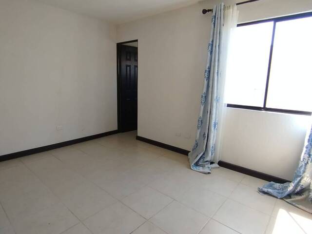 #427 - Casa para Alquiler en Ciudad de Guatemala - Guatemala - 3