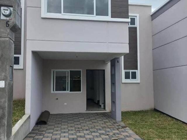 #437 - Casa para Alquiler en Ciudad de Guatemala - Guatemala - 1